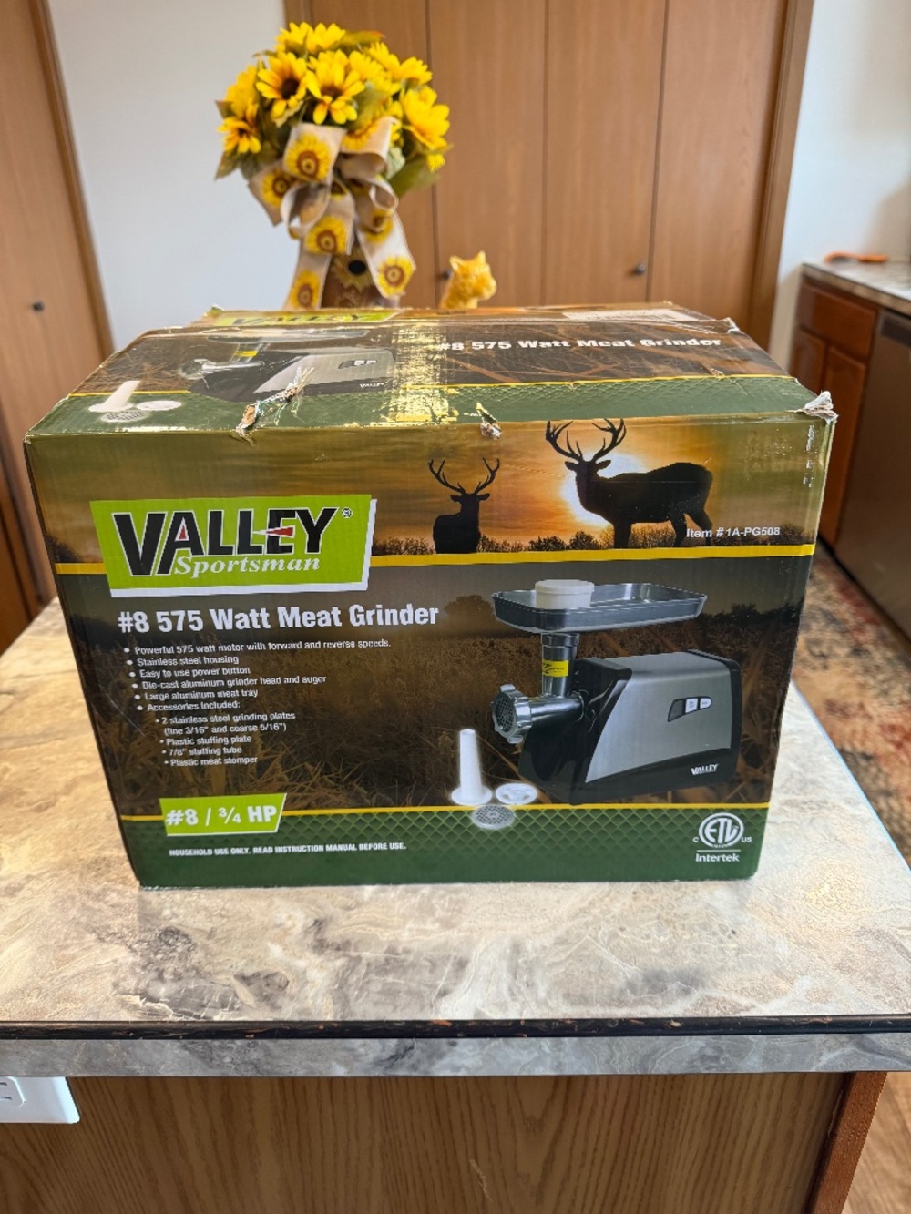 Brand New Valley Sportsman #8 575 Watt 3/4 hp meat grinder